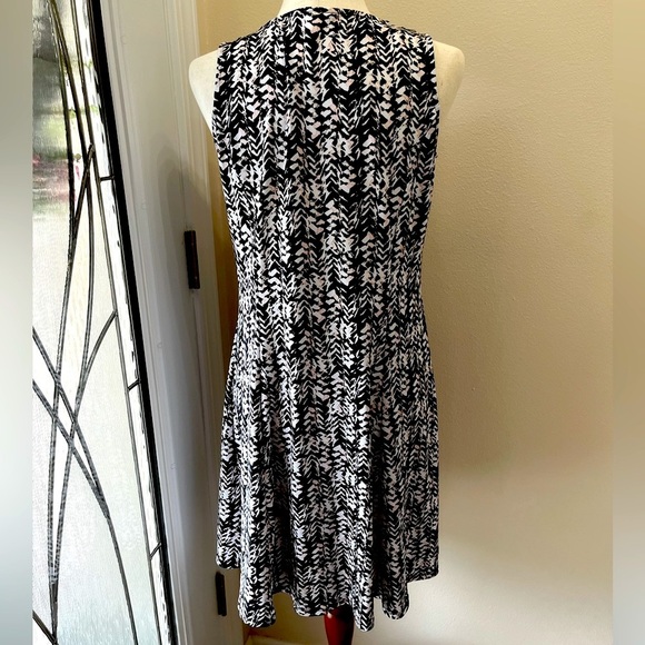 NY Collections Embellished Neckline Dress - Picture 2 of 10